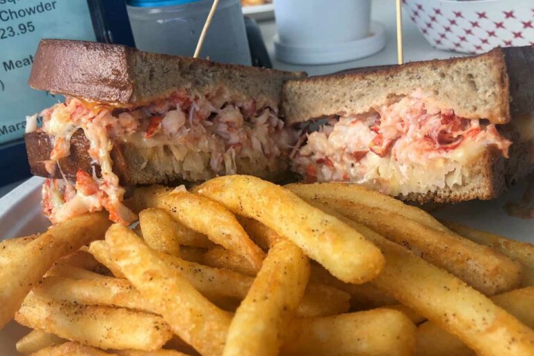 Where to Eat in Marathon, Florida – A Foodie’s Guide