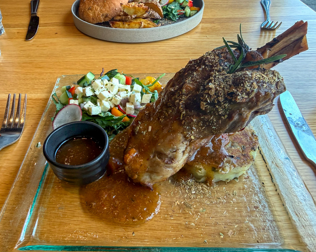 Vogafjos lamb shank